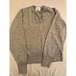 Harrods Coxmoore Sweater Mens Gray Fits Medium V Neck Wool England Preppy Cozy